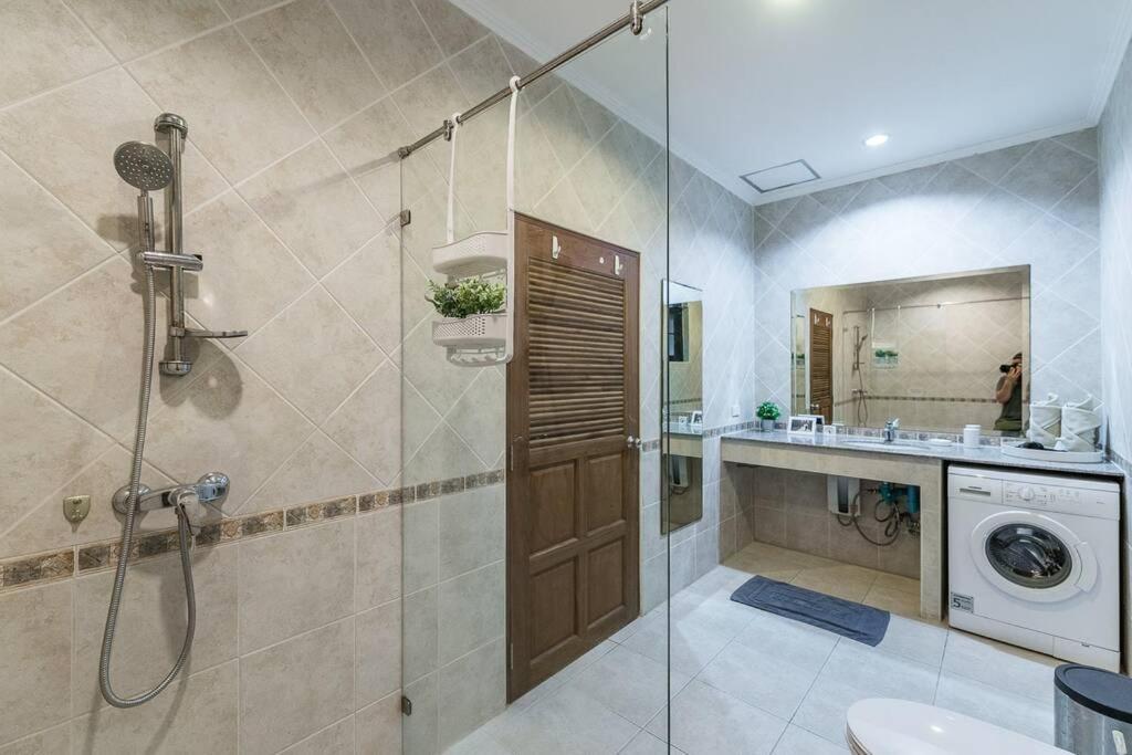 Anb Poolvilla 3Br Walk Private Beach In Pratamnak Pattaya Exterior photo